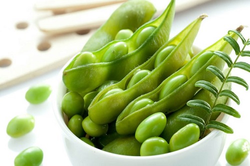 Đậu nành tươi có chứa isoflavone giúp cân nằng nội tiết
