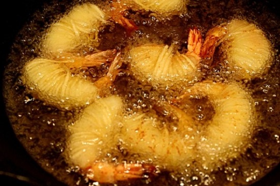 Các món chiên xào làm tăng cholesterol trong máu