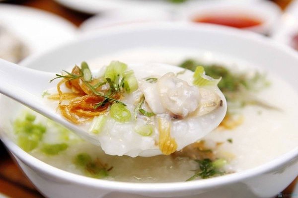 Cháo bong bóng cá, hoàng kỳ và thịt dê giúp bổ thận khỏe tì