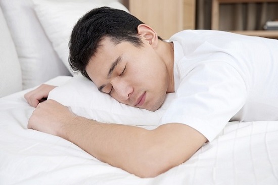 Tiểu đêm ít cũng là một trong những biểu hiện của thận khỏe mạnh