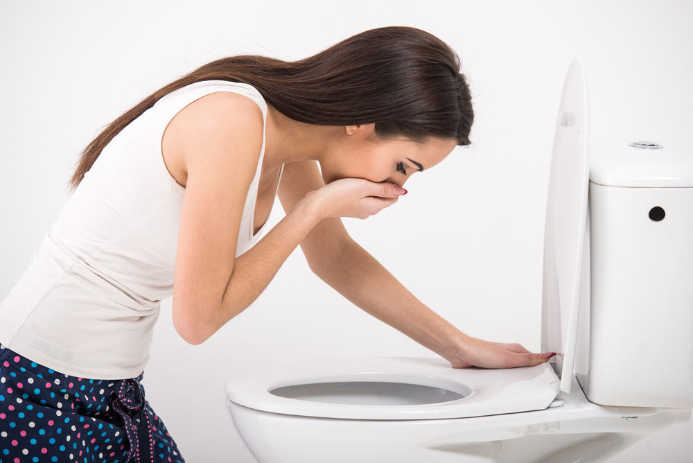 Nôn mửa và ói cũng chính là dấu hiệu của suy thận gây ra