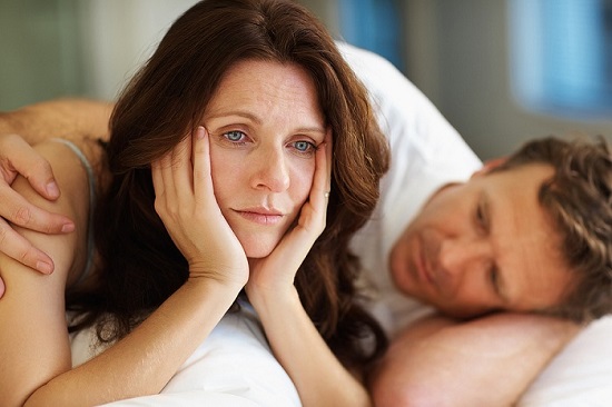 Phụ nữ bước vào giai đoạn mãn kinh khiến Estrogen suy giảm