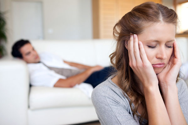 Phụ nữ mệt mỏi tinh thần lo âu là biểu hiện của chứng bệnh yếu sinh lý nữ