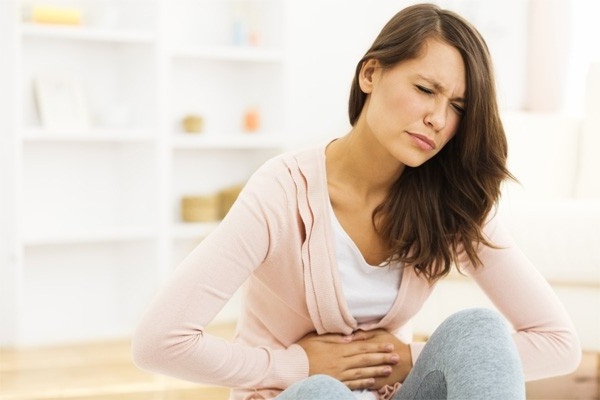 Chướng bụng đau bụng liên tục kèm theo buồn nôn là 1 trong những dấu hiệu bệnh thận ứ nước