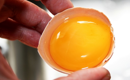 Lòng đỏ trứng gà giúp tăng cường Testosterone rất tốt